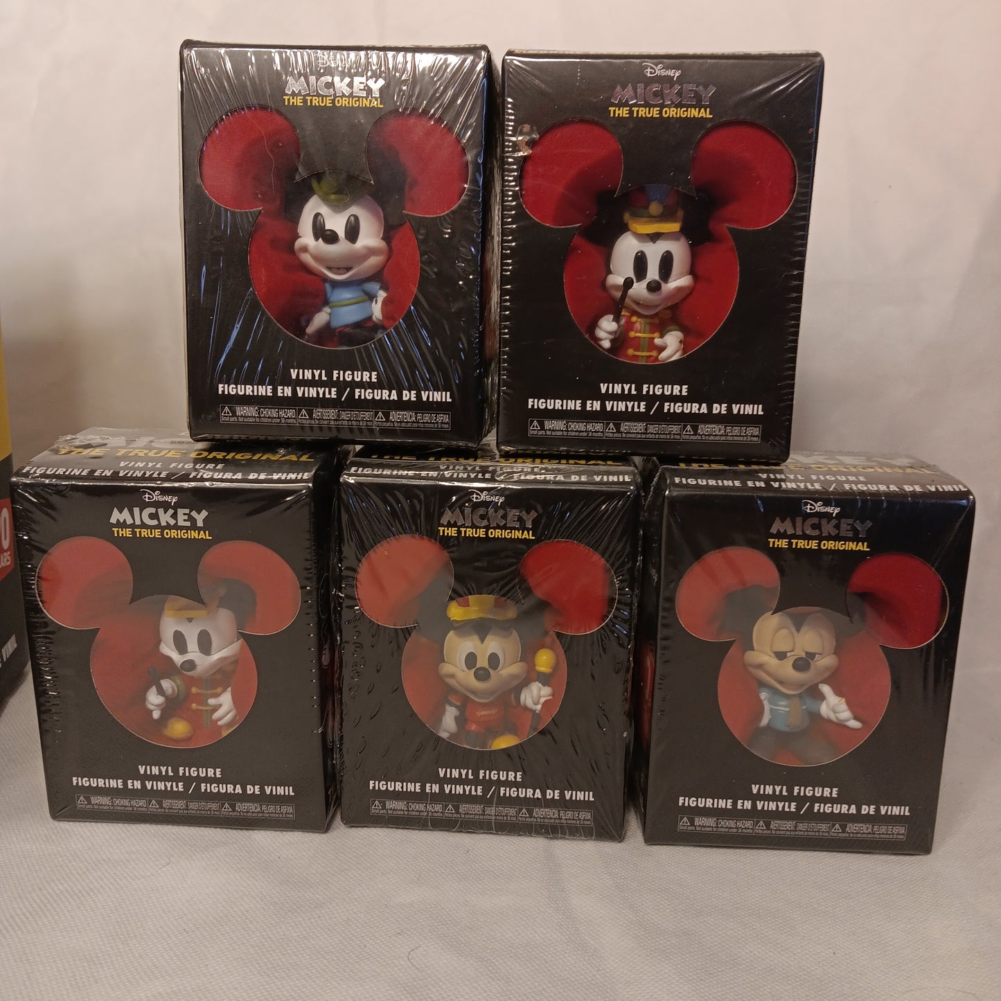 5 Disney Mickey the true original 90 years vinyl figs new in box with display