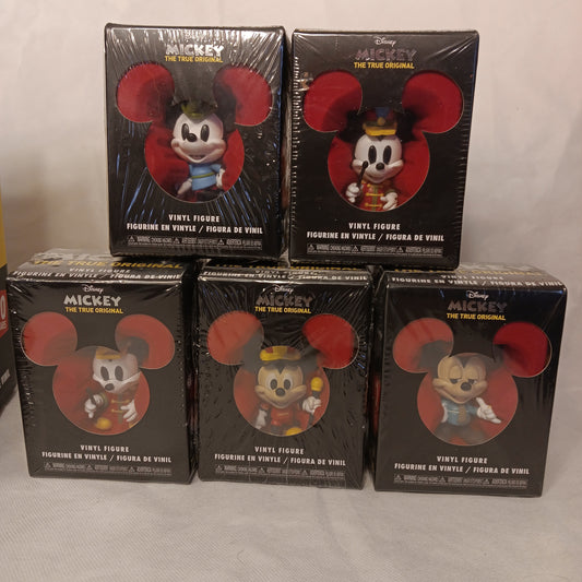 5 Disney Mickey the true original 90 years vinyl figs new in box with display