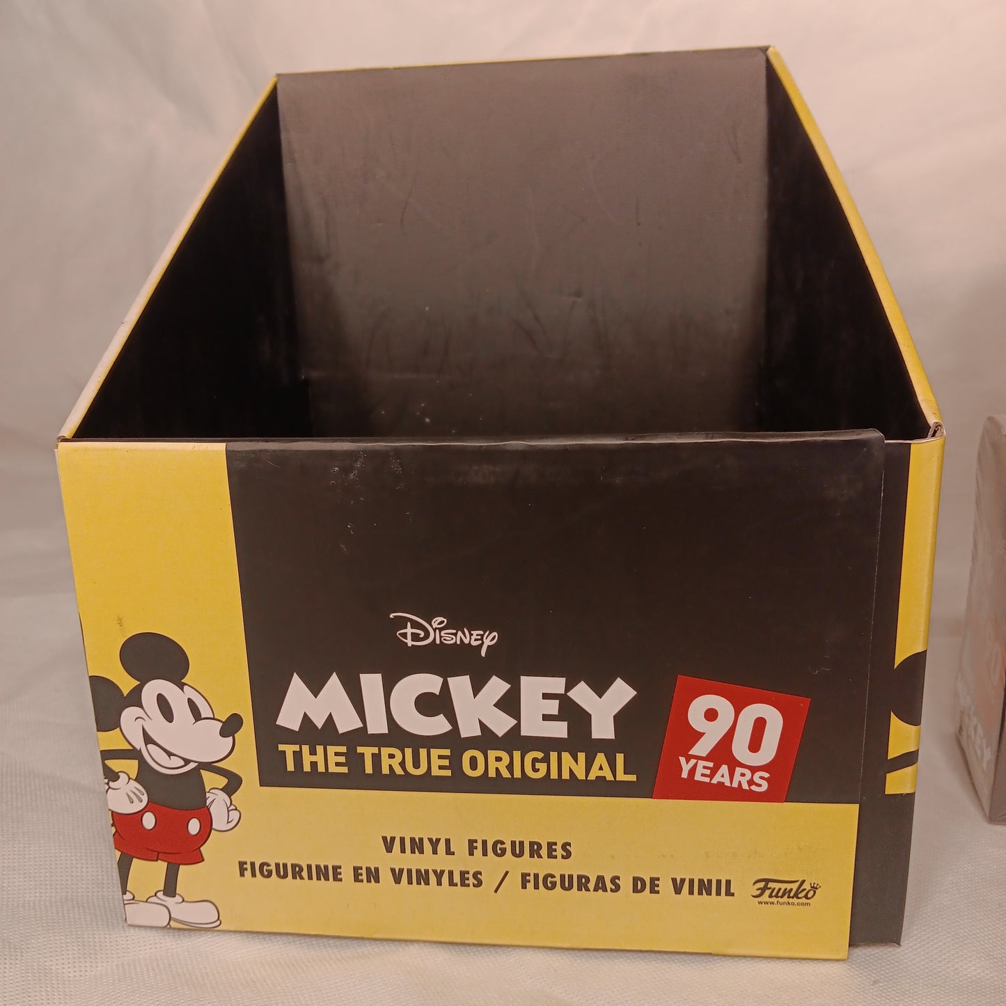 5 Disney Mickey the true original 90 years vinyl figs new in box with display